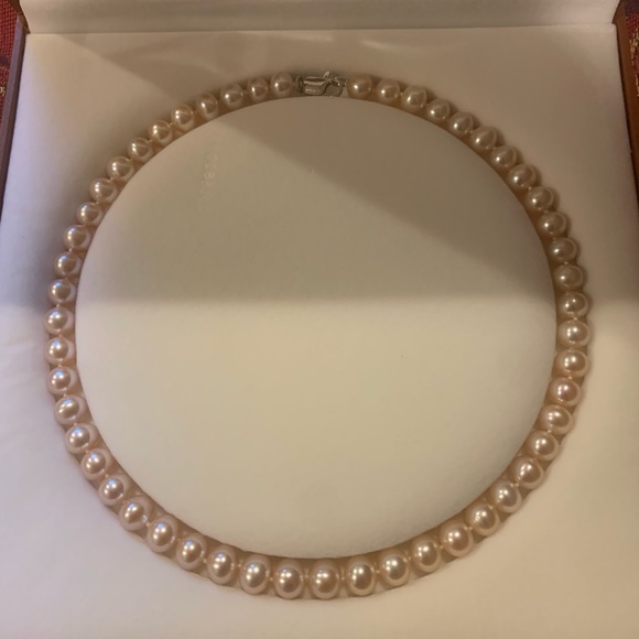 Jewelry - New Pearl Necklace